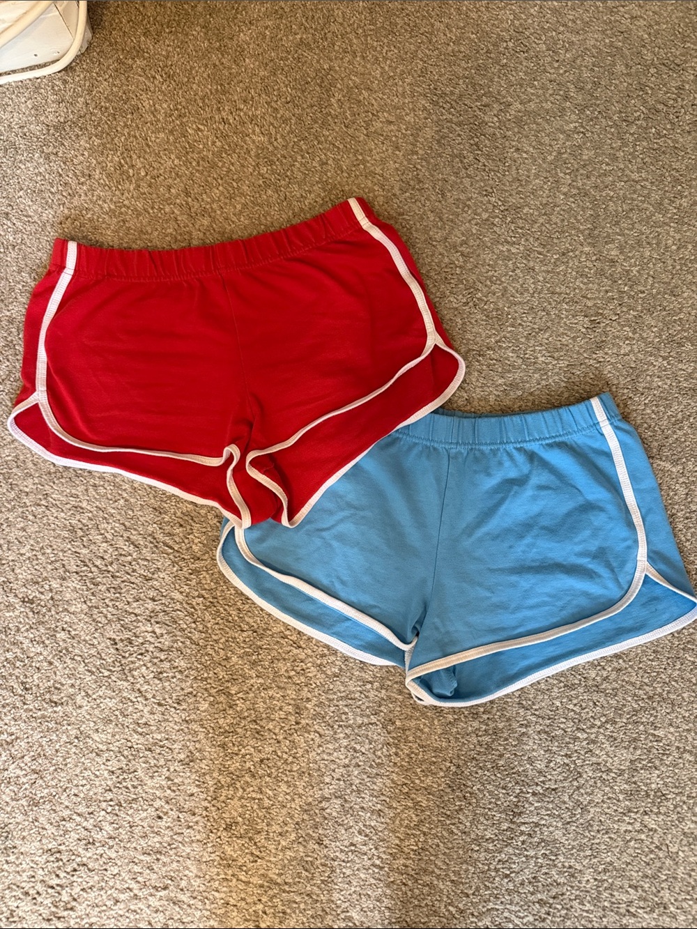 Dolphin hem shorts
